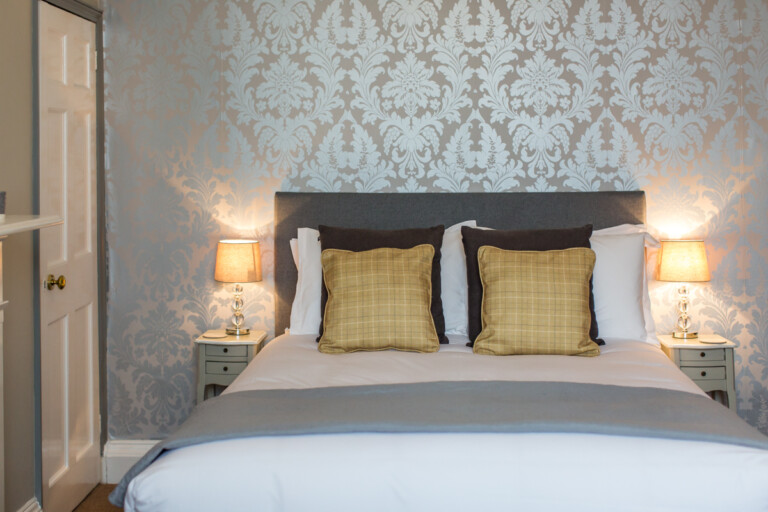 lowres 3609 1 768x512