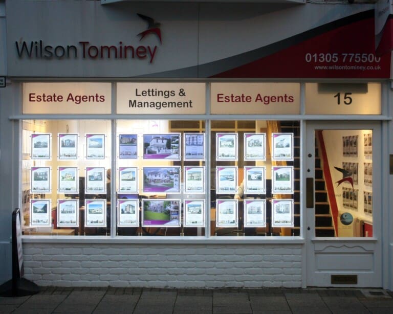 Wilson Tominey Love Weymouth Tourist Information & Events Guide