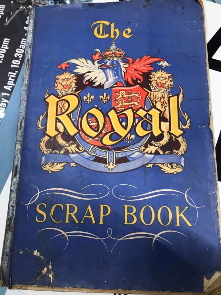 5F27DD0C 763A 4DFD 9154 20480A0E65FF 768x1024