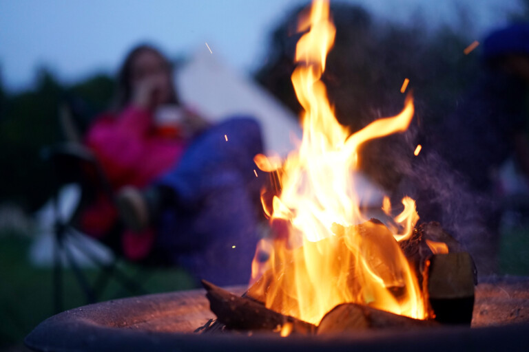 camp fire 768x512