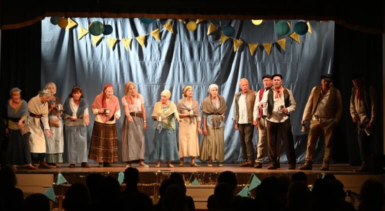 LBM Curtain UP 2 768x422