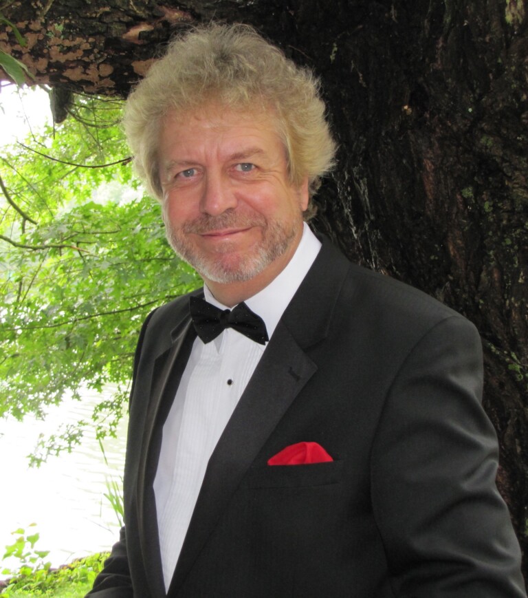 Tony Lowe 3PUB 5 768x869