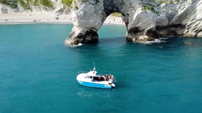 durdle customers 768x432