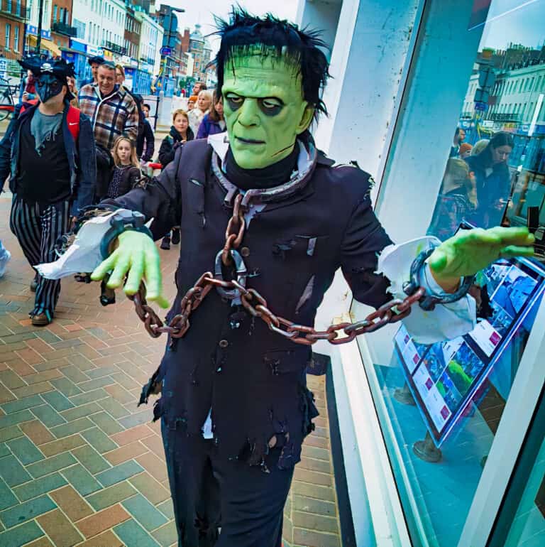 zombie parade 24 06 topaz 768x770