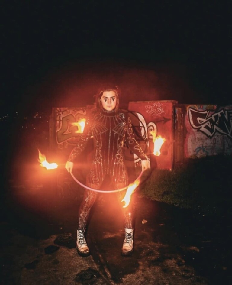 att.SVTbdf kfyHH9MFxrmGXdziovfY1imH3MaqoRvNEyx0 768x943