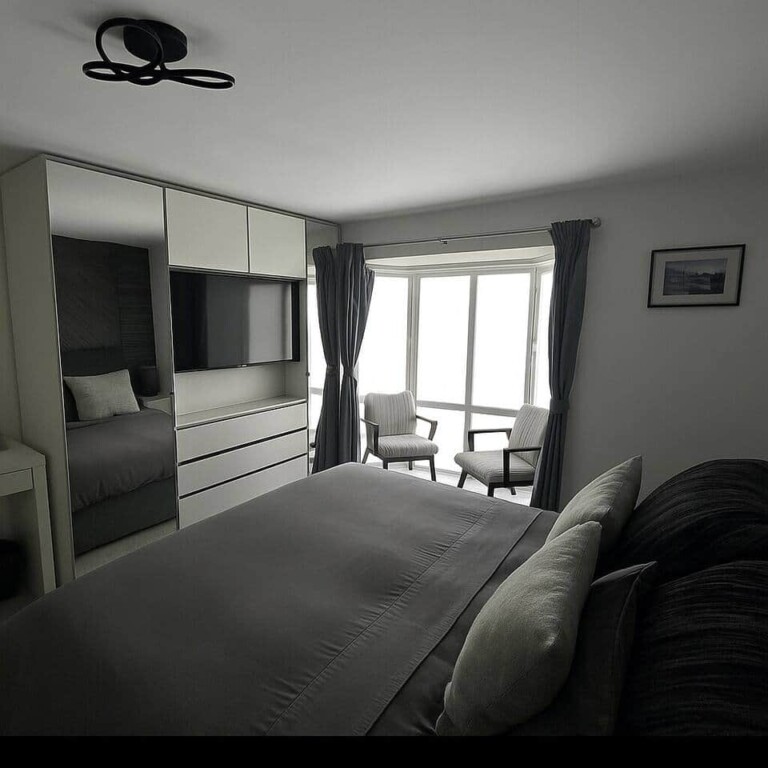 Great Georges Retreat Weymouth Beach Room 1 2 768x768